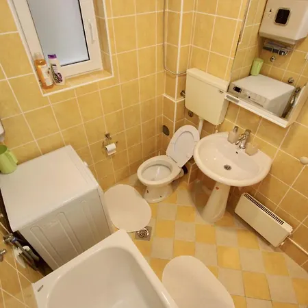 Cozy In Belgrade, Cukarica, Zeleznik, Free Parking And Wifi * Belgrade