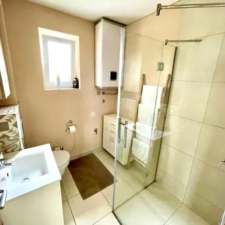 Cozy In Belgrade, Cukarica, Zeleznik, Free Parking And Wifi Apartment Belgrade