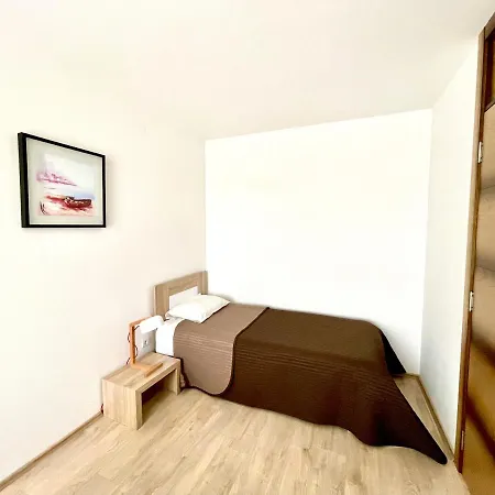 Cozy In Belgrade, Cukarica, Zeleznik, Free Parking And Wifi